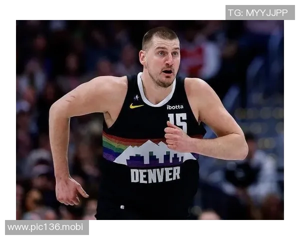 划水双巨全打疯!东契奇首节17+4+4三分 约基奇19+3三分 划水双巨全打疯!东契奇首节17+4+4三分 约基奇19+3三分